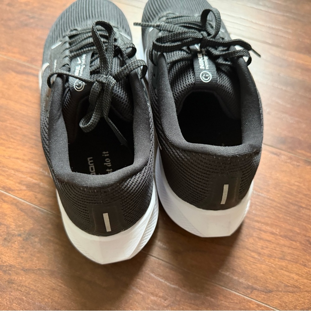 Nike Pegasus 40 Men's Running Shoes - Black/White - Picture 2 of 6
